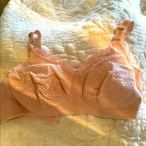 Miss Mary of Sweden bra size 46C runs very large